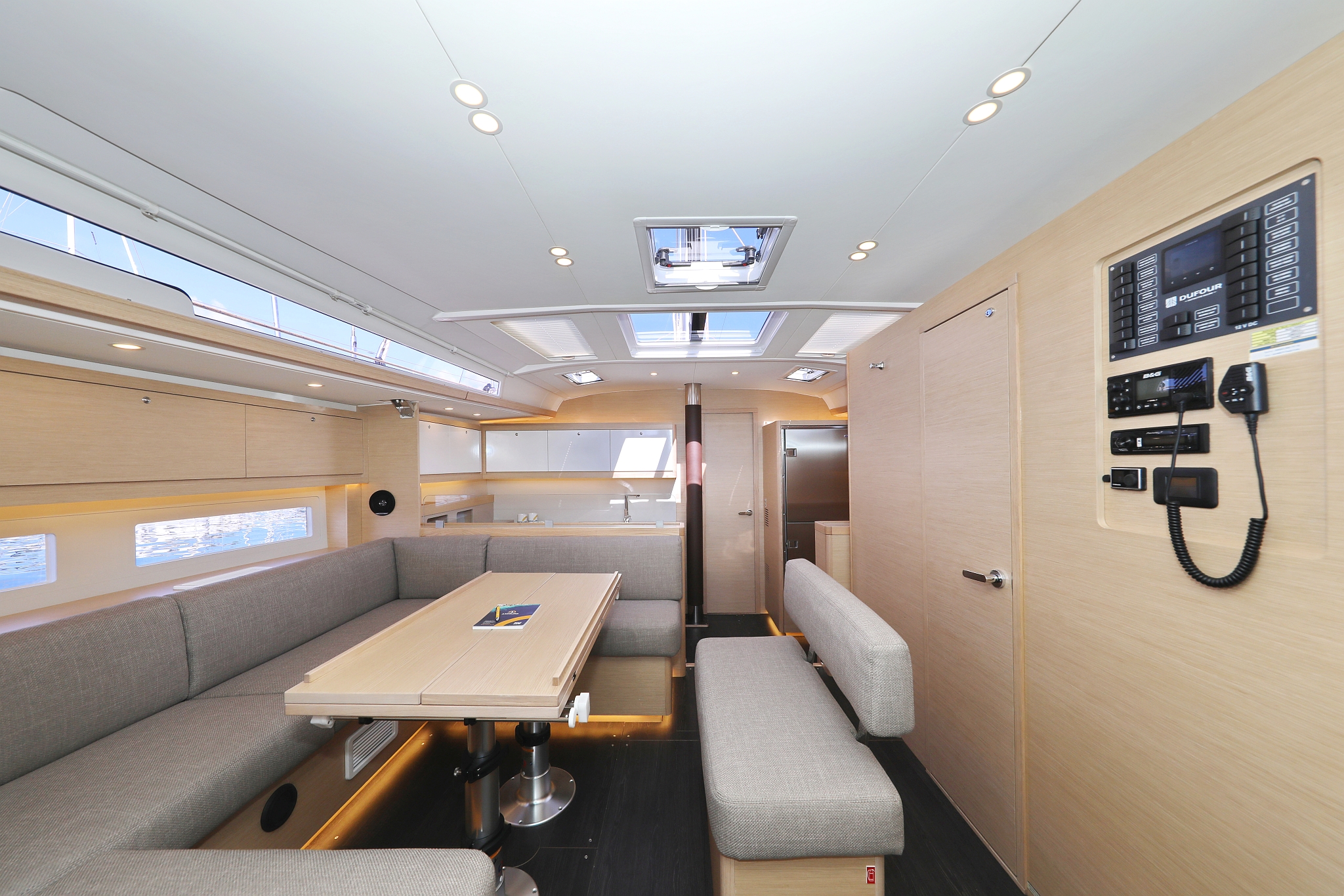 Dufour 530 - 5 + 1 cab. — photo 14