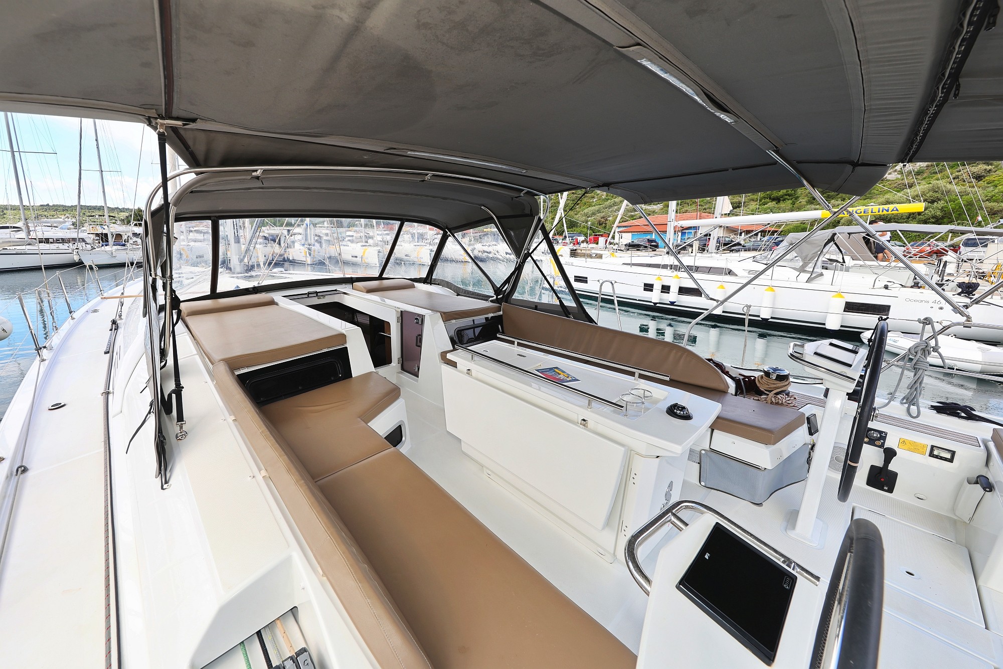 Oceanis 51.1 - 5 + 1 cab. — photo 8