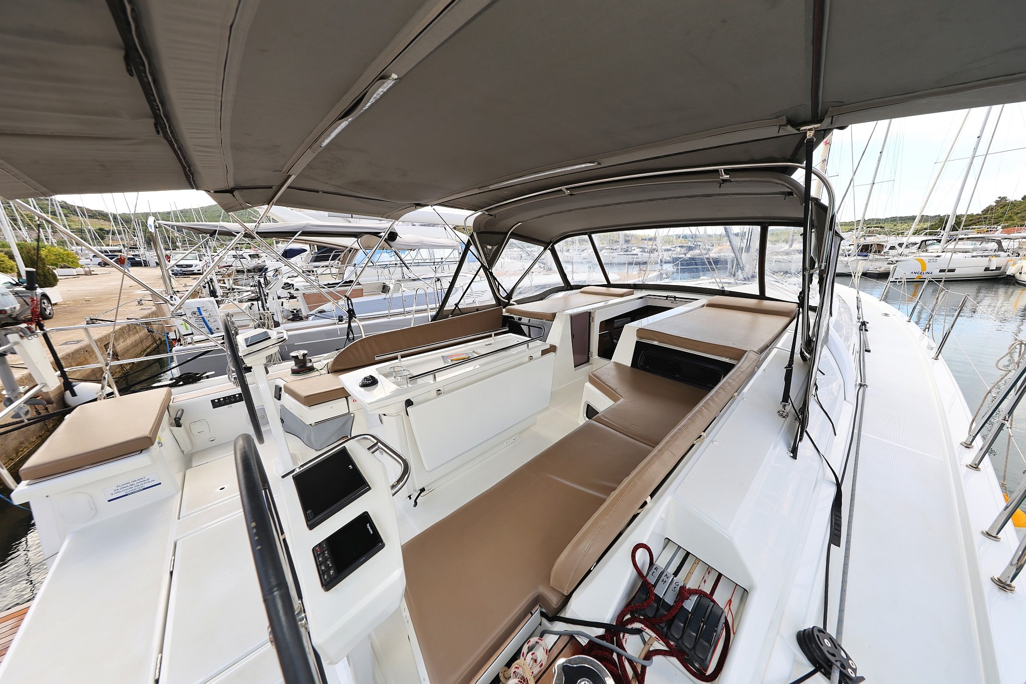 Oceanis 51.1 - 5 + 1 cab. — photo 9