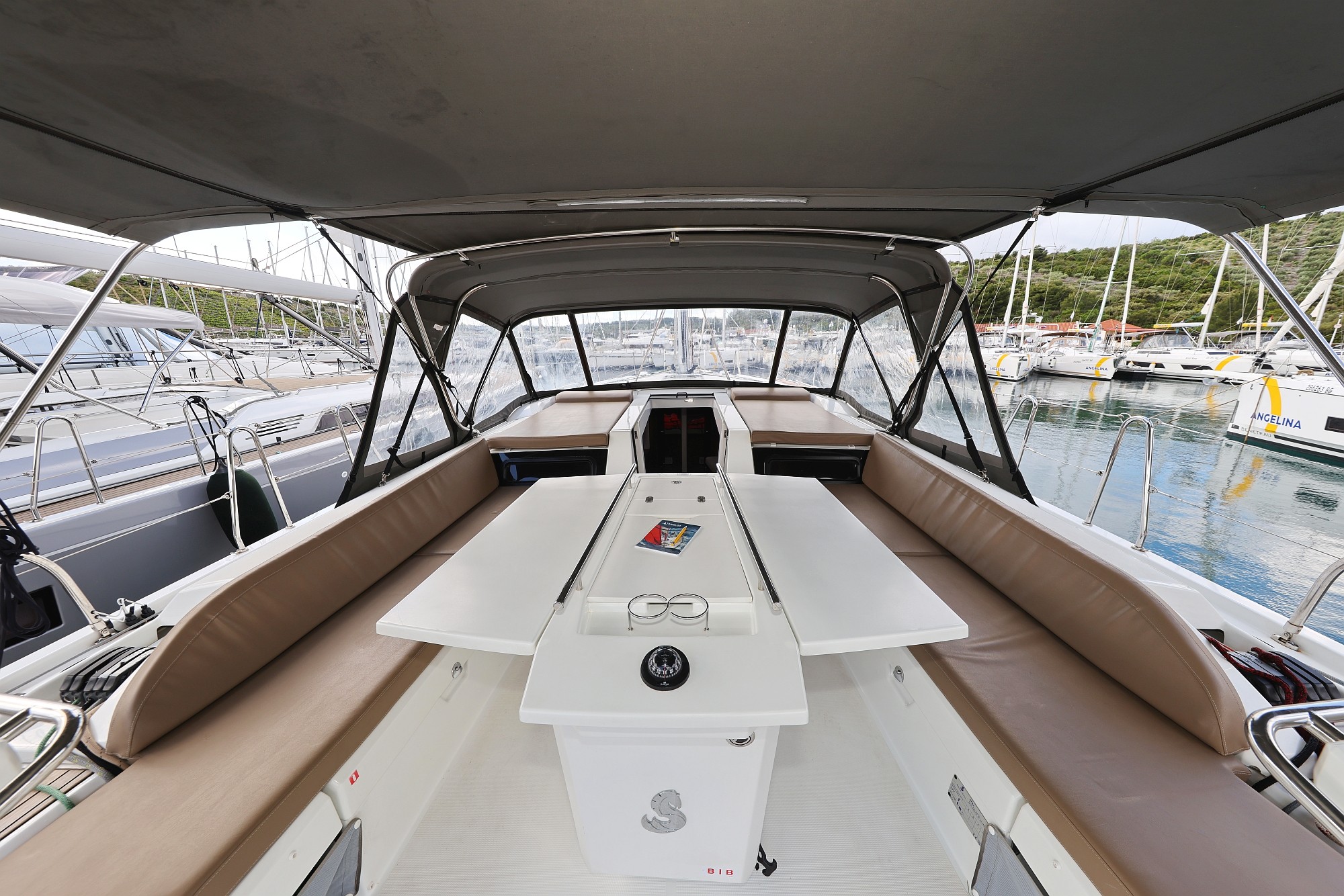 Oceanis 51.1 - 5 + 1 cab. — photo 12