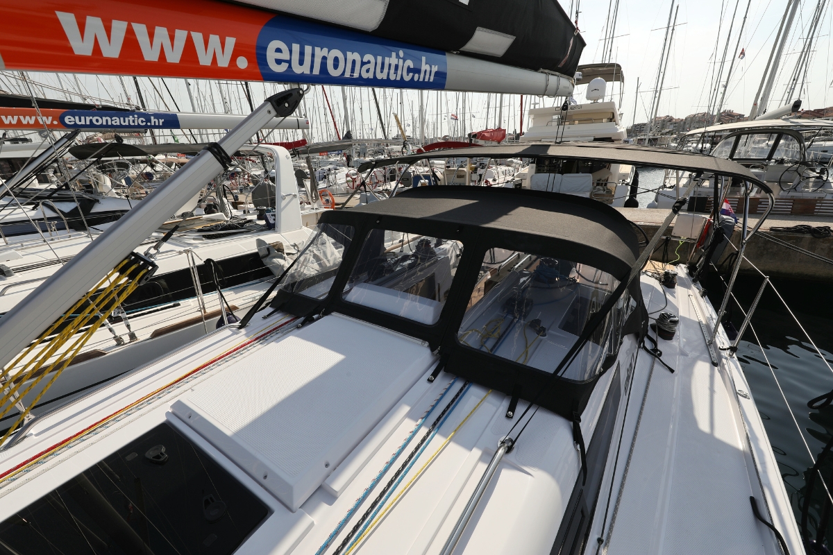 Elan E4 — photo 4
