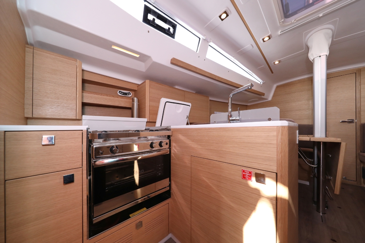 Elan E4 — photo 8