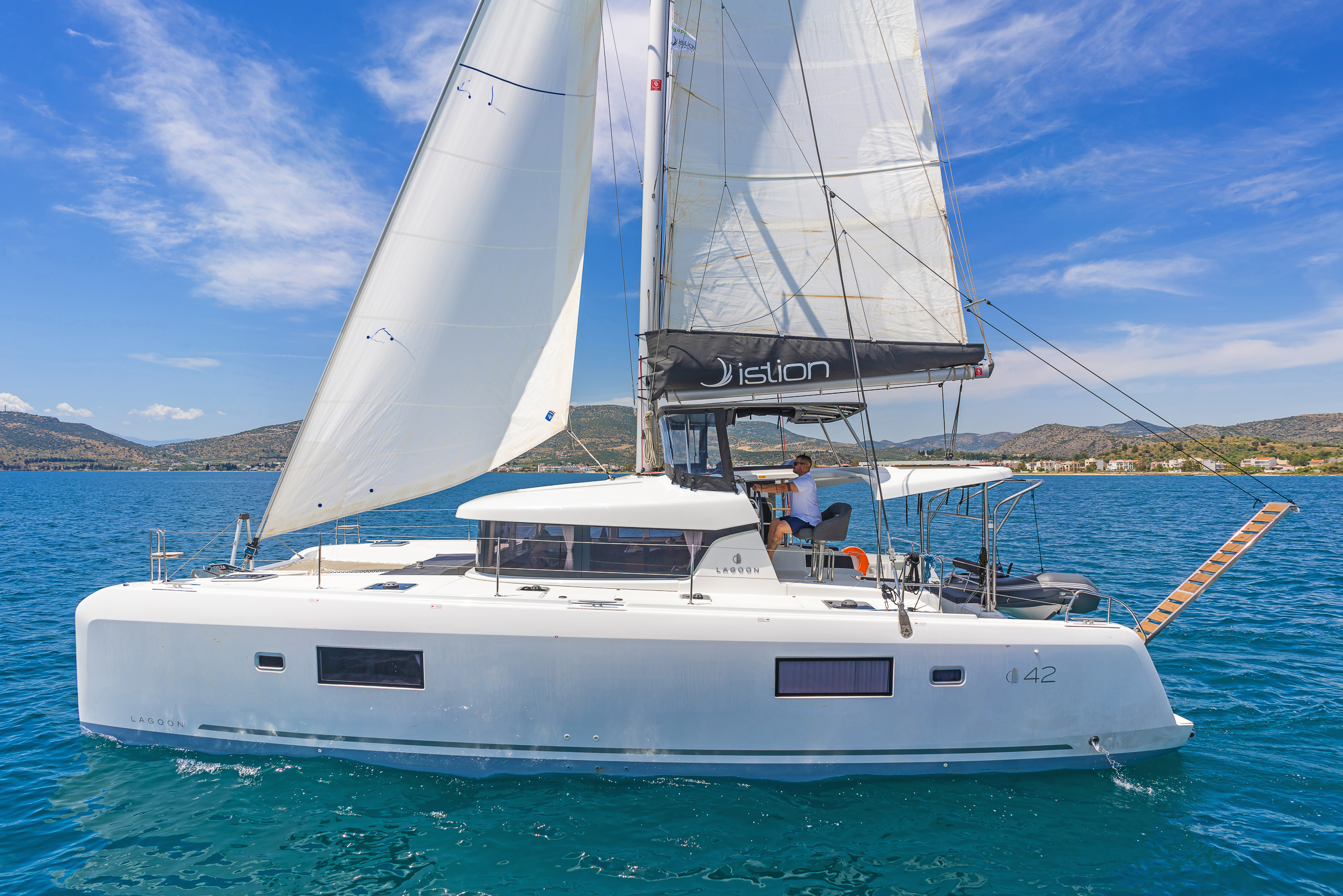 Lagoon 42 - 4 + 2 cab. — photo 1