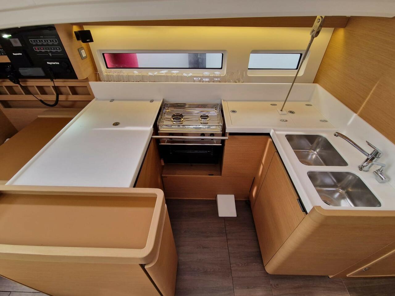 Sun Odyssey 440 - 4 cab. — photo 4