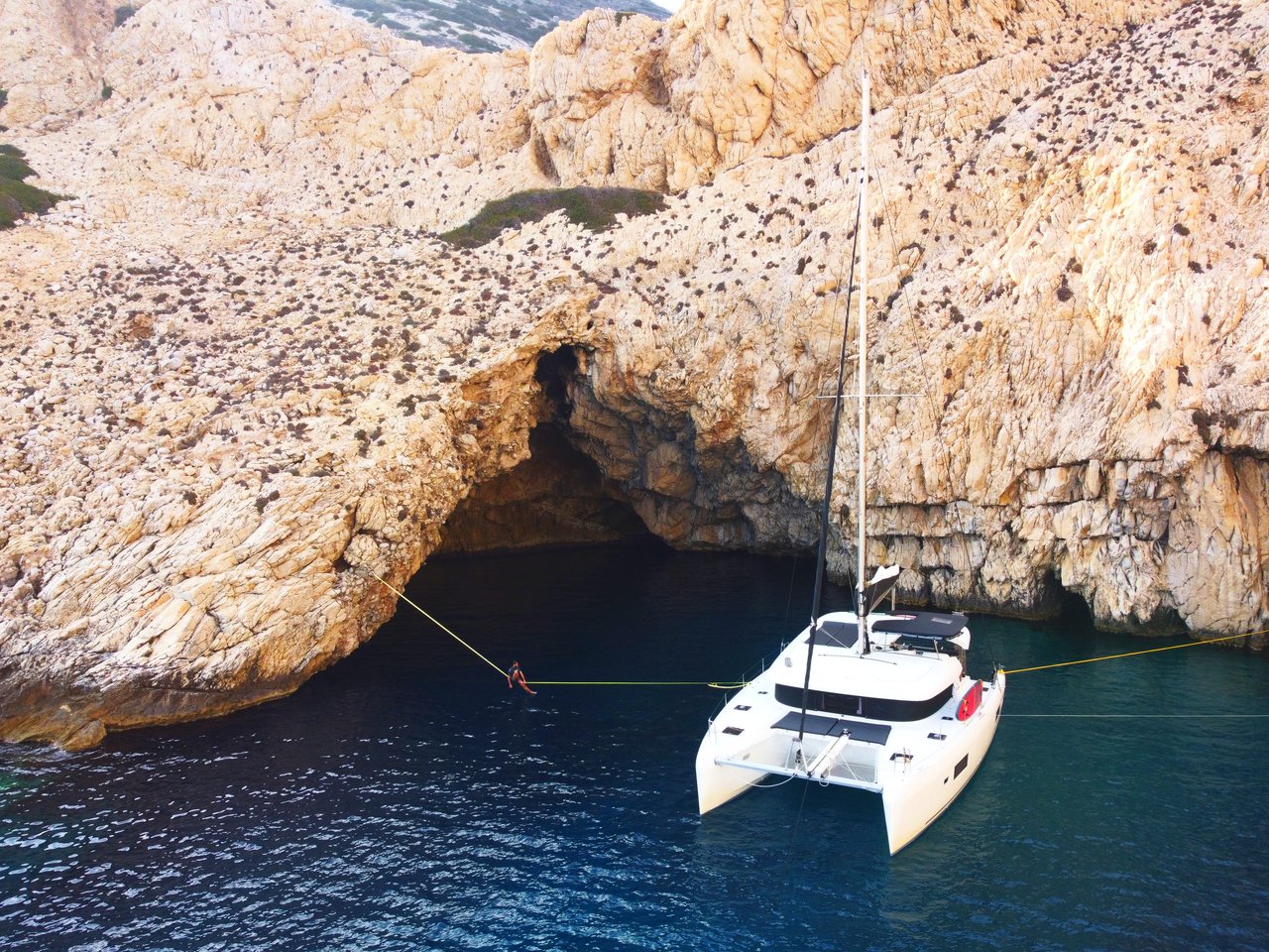 Lagoon 42 - 4 + 2 cab. — photo 7