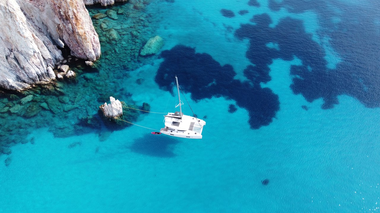 Lagoon 42 - 4 + 2 cab. — photo 9
