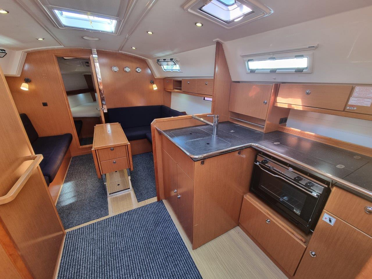 Bavaria Cruiser 36 — photo 5