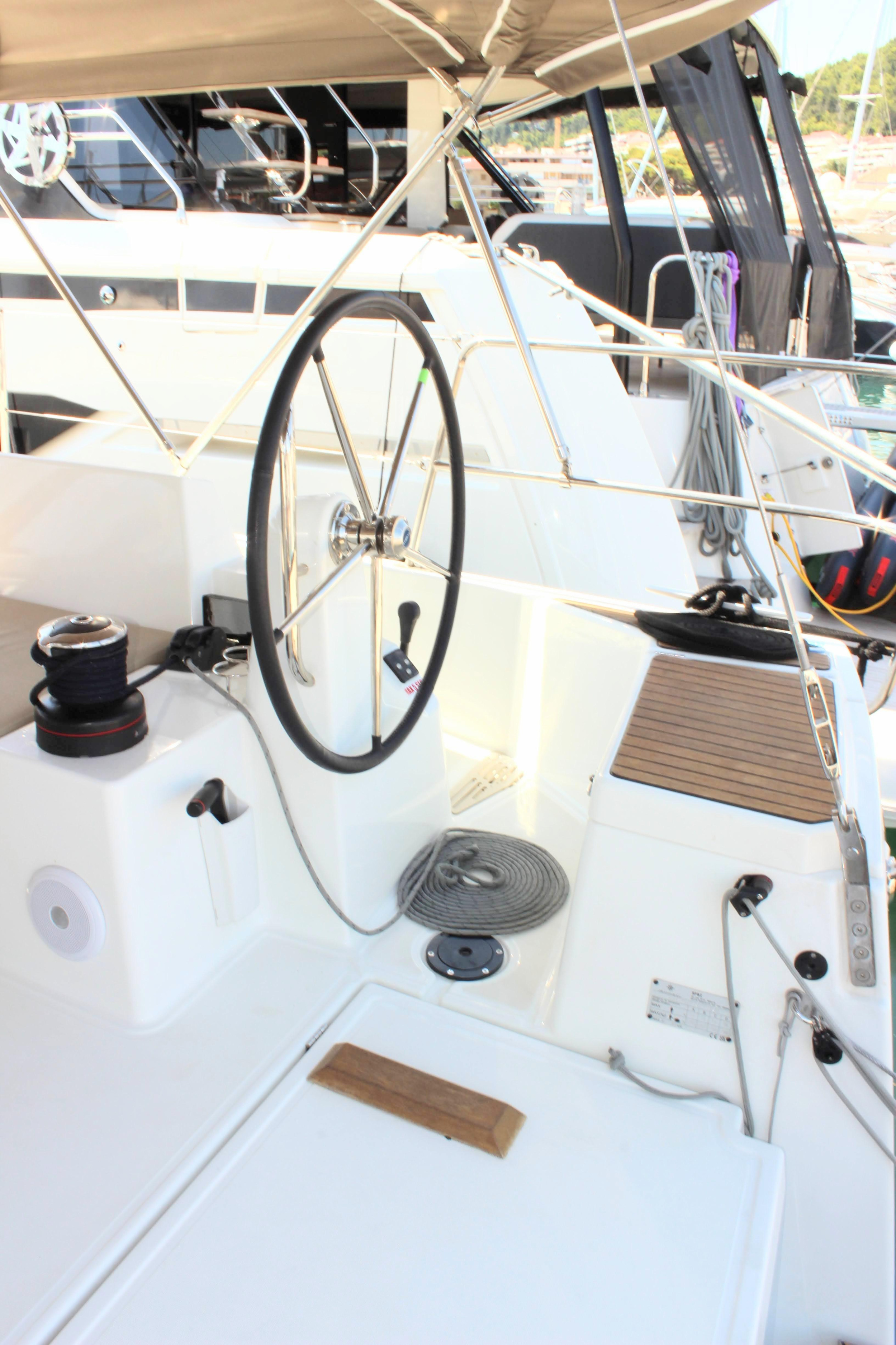 Sun Odyssey 490 - 4 + 1 cab. — photo 9