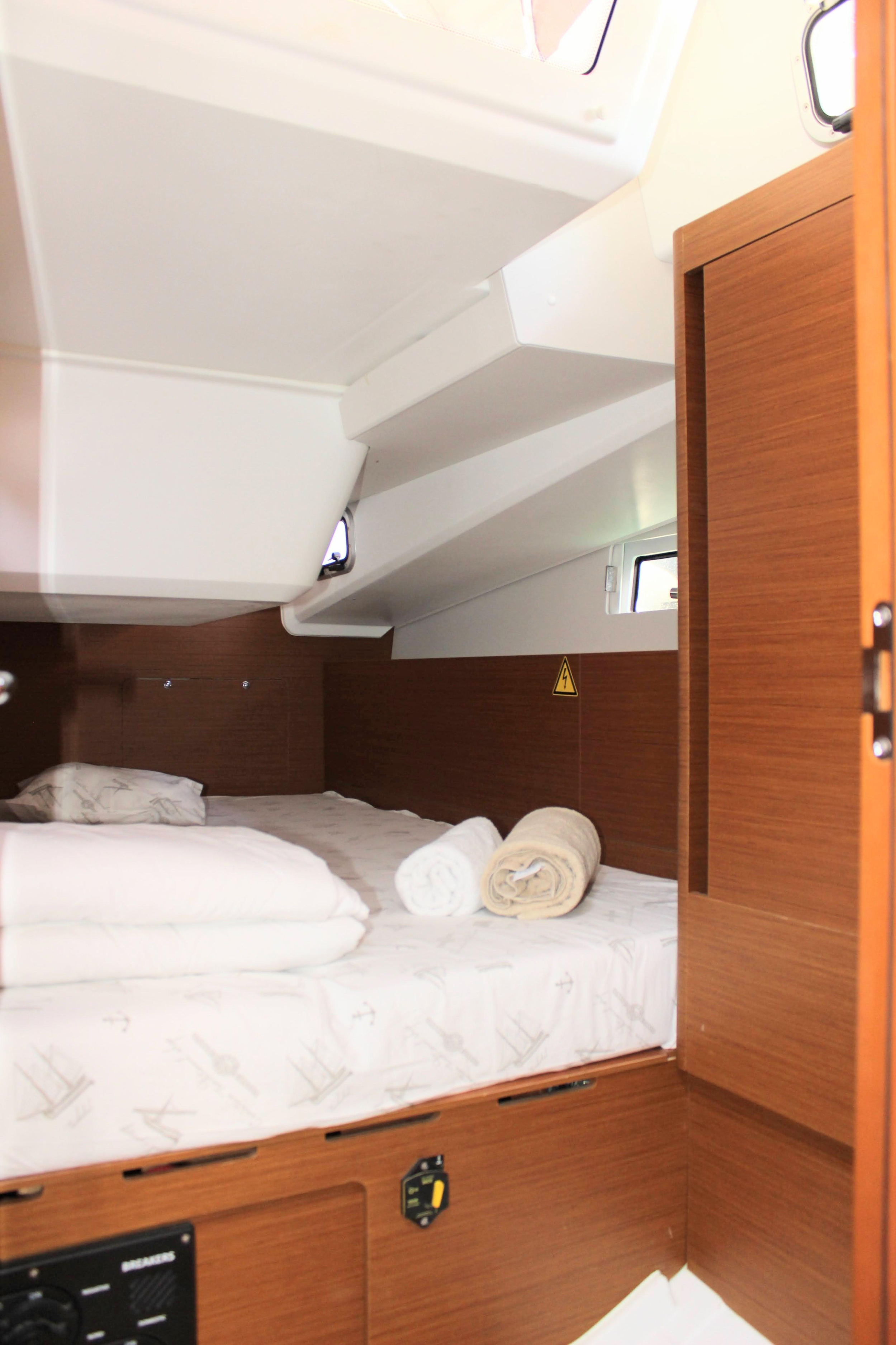 Sun Odyssey 490 - 4 + 1 cab. — photo 16
