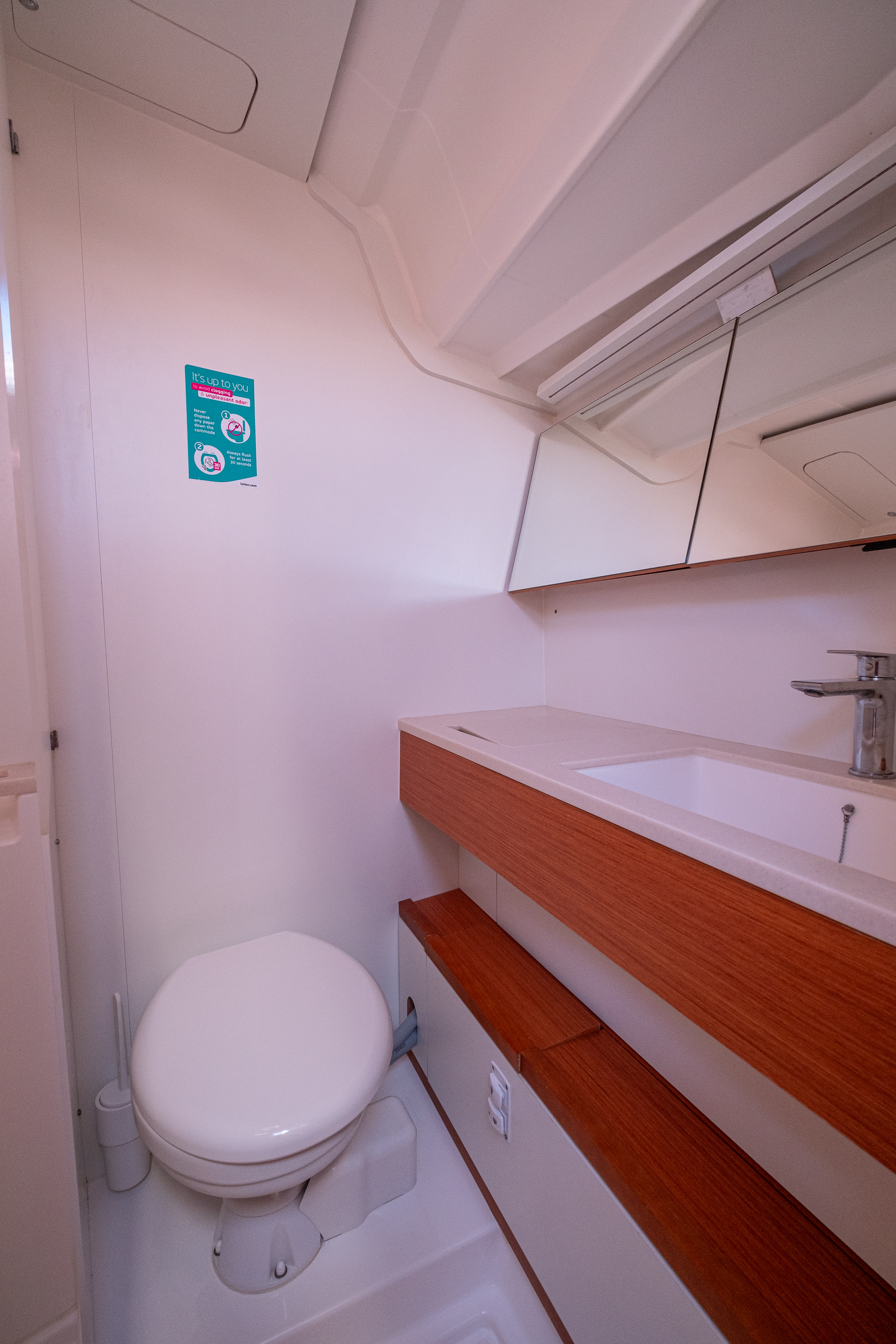 Dufour 41 - 3 cab. — photo 11