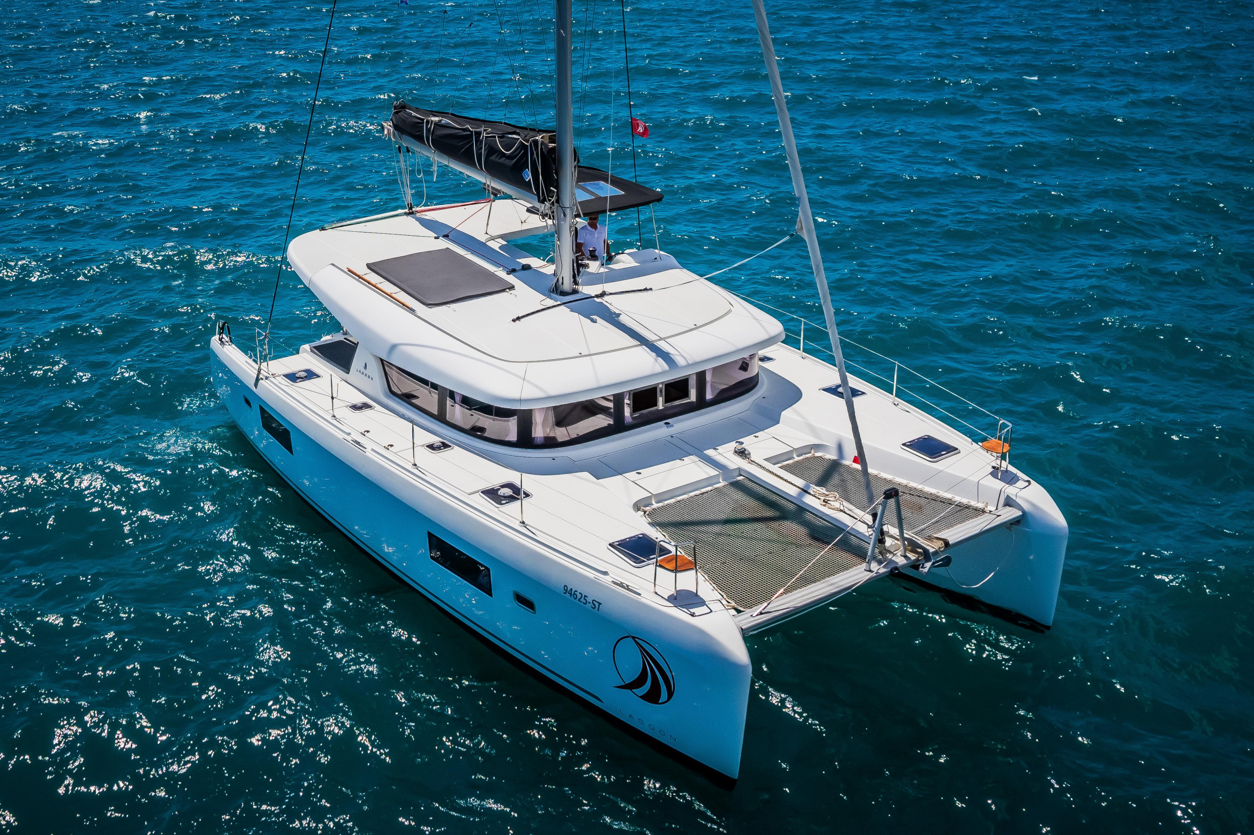 Lagoon 42 - 4 + 2 cab. — photo 23