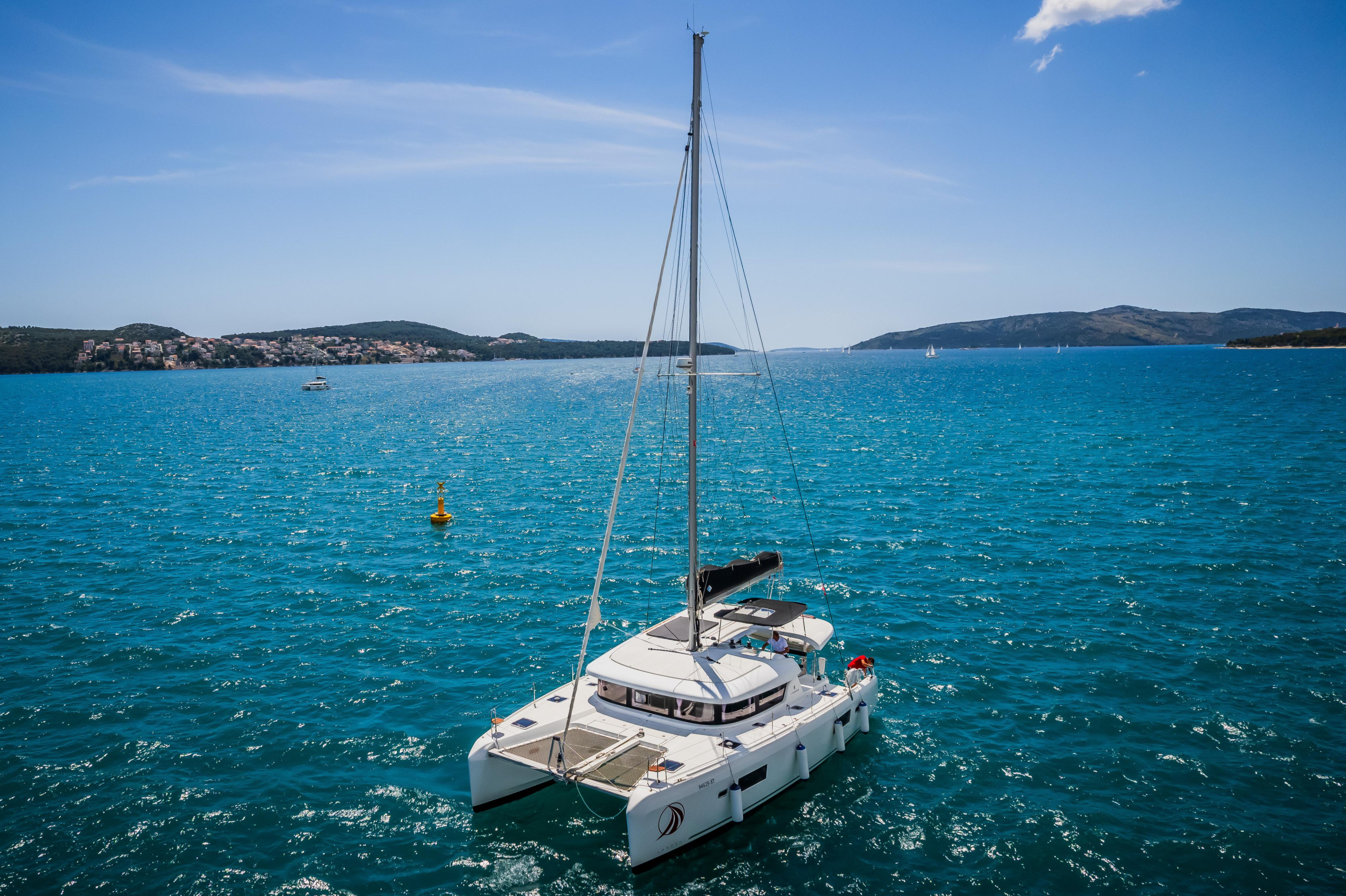 Lagoon 42 - 4 + 2 cab. — photo 24