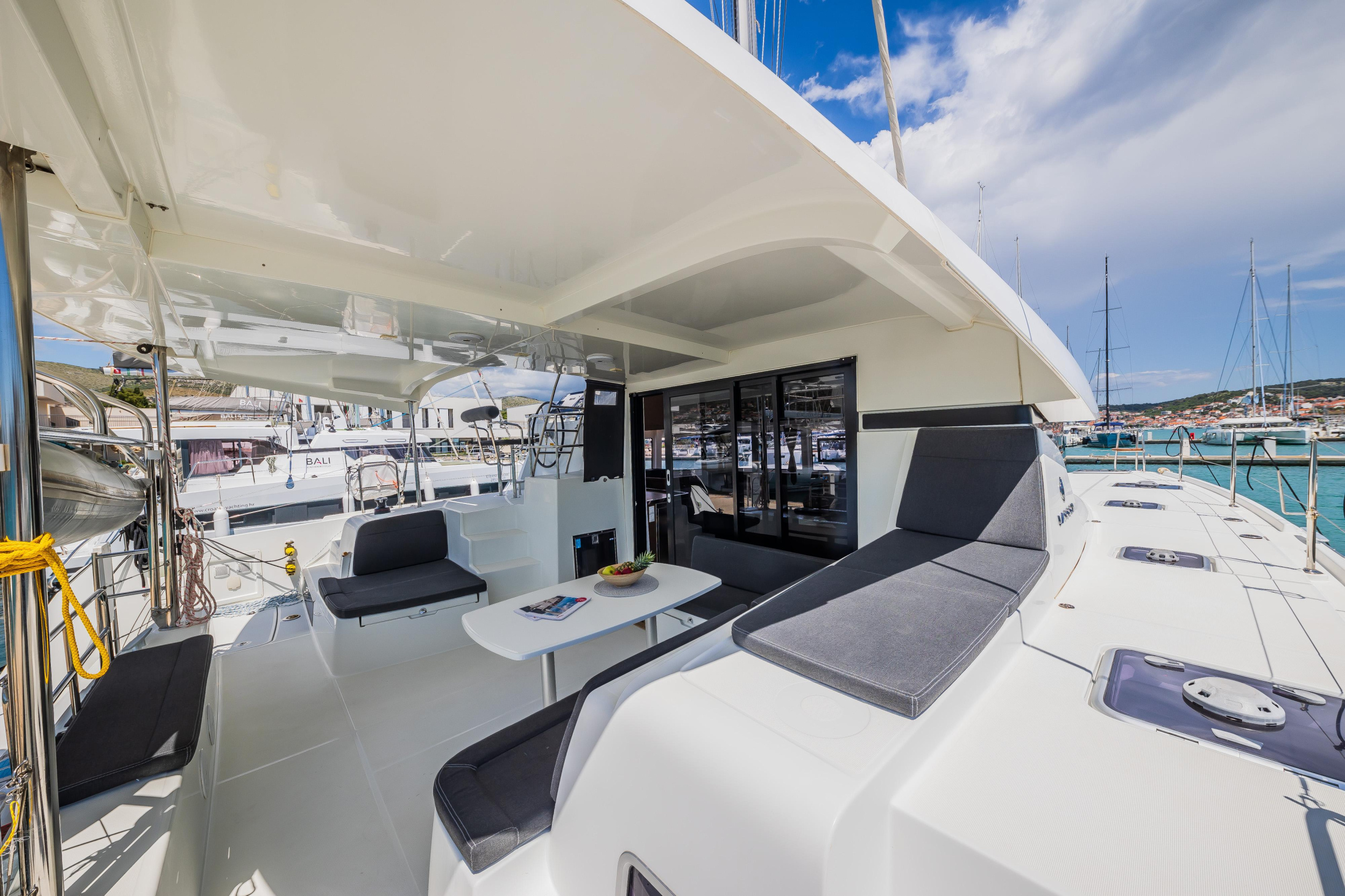 Lagoon 42 - 4 + 2 cab. — photo 27