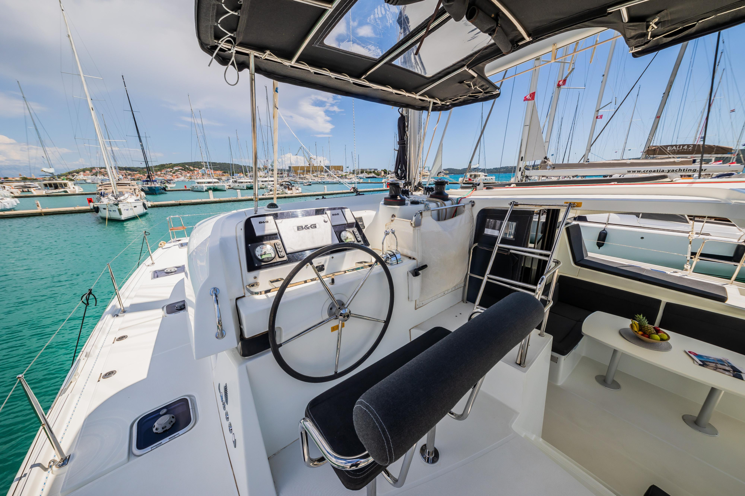 Lagoon 42 - 4 + 2 cab. — photo 28