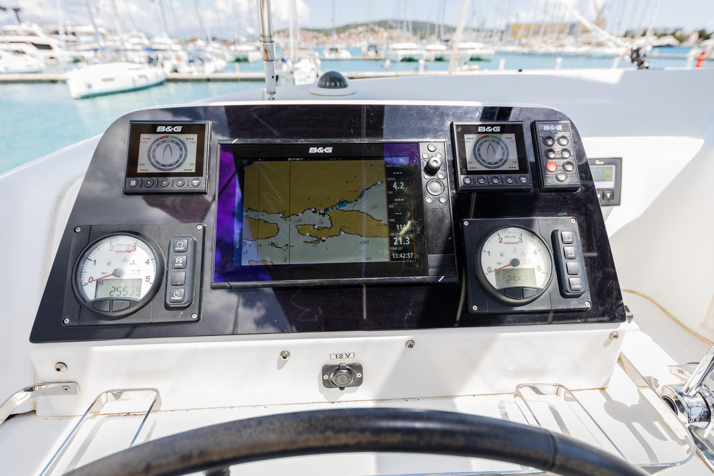 Lagoon 42 - 4 + 2 cab. — photo 4