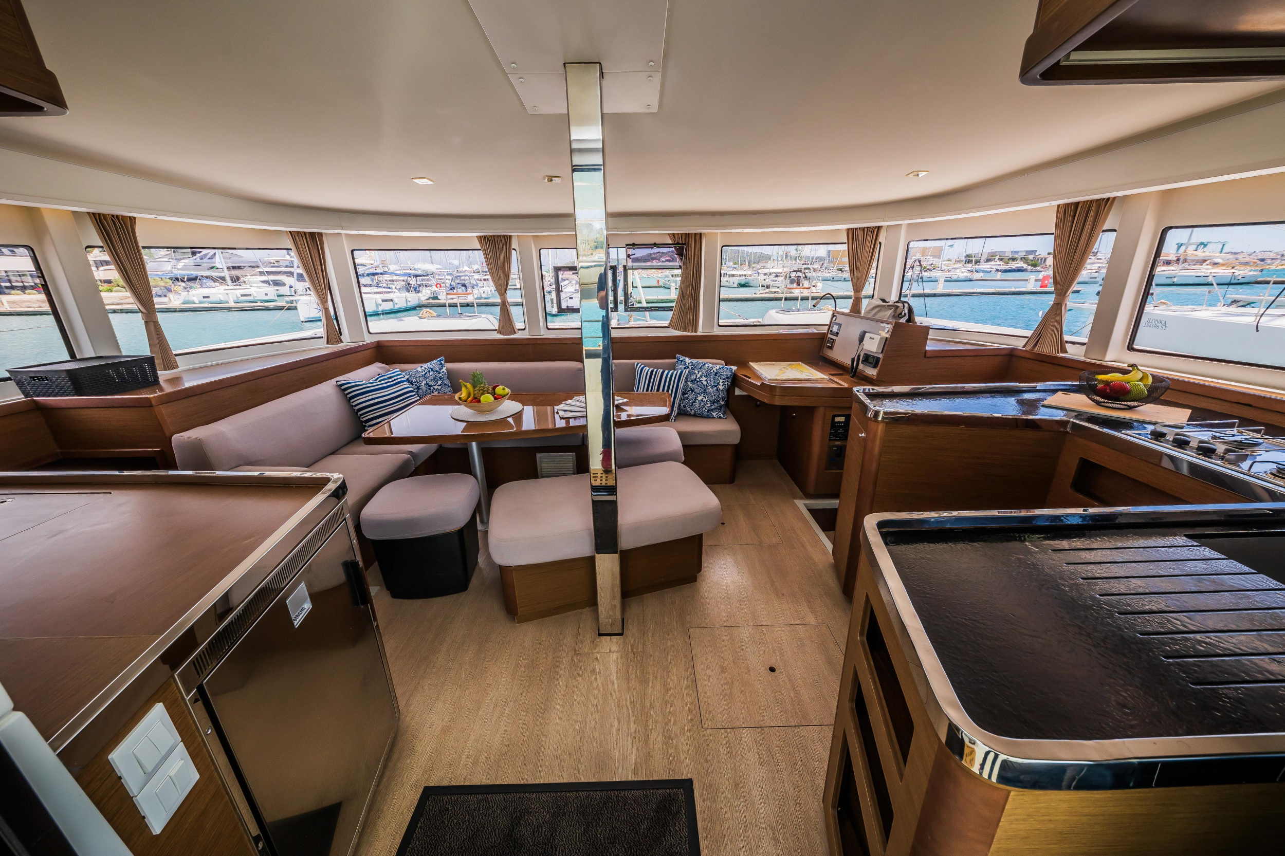 Lagoon 42 - 4 + 2 cab. — photo 12