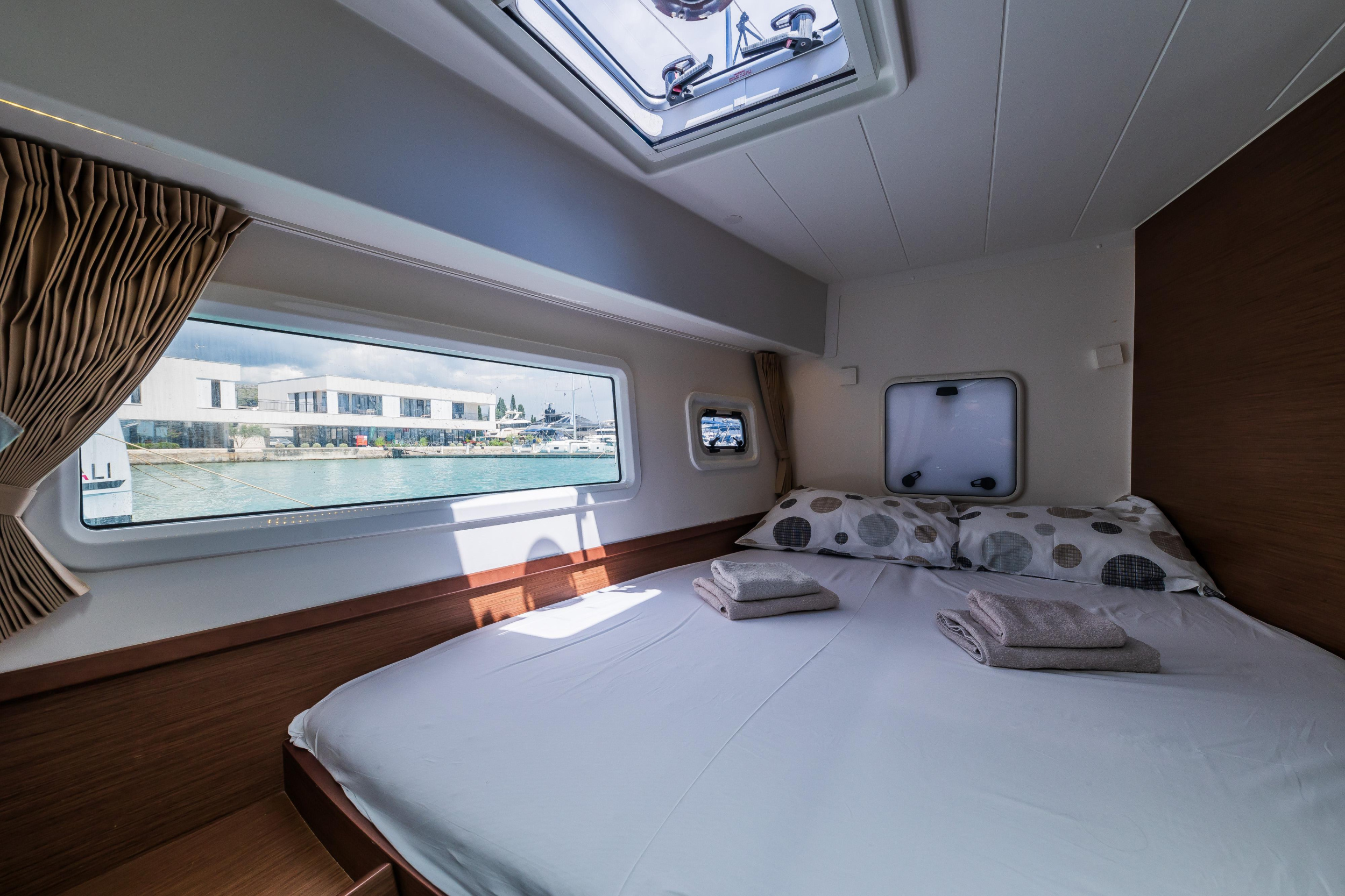 Lagoon 42 - 4 + 2 cab. — photo 17