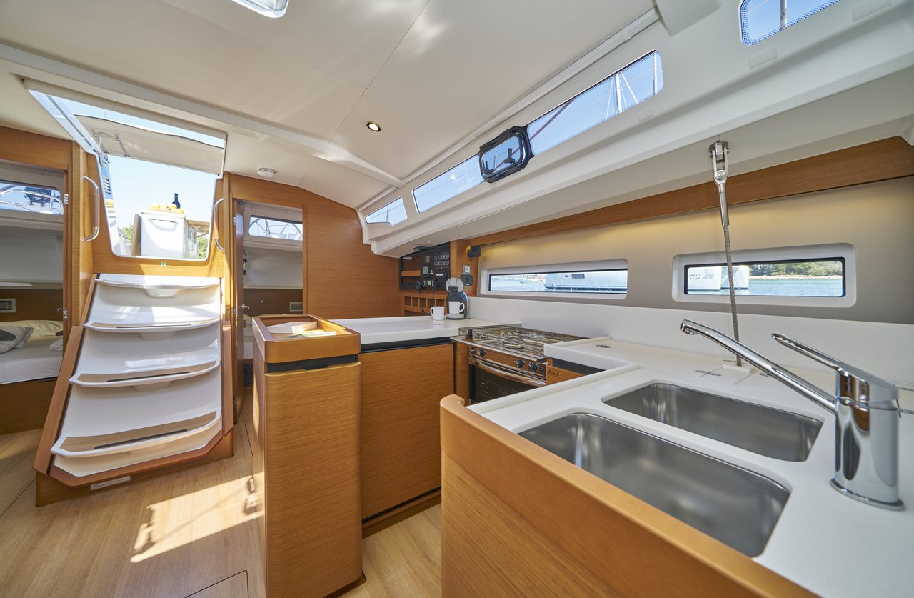 Sun Odyssey 440 - 3 cab. — photo 8