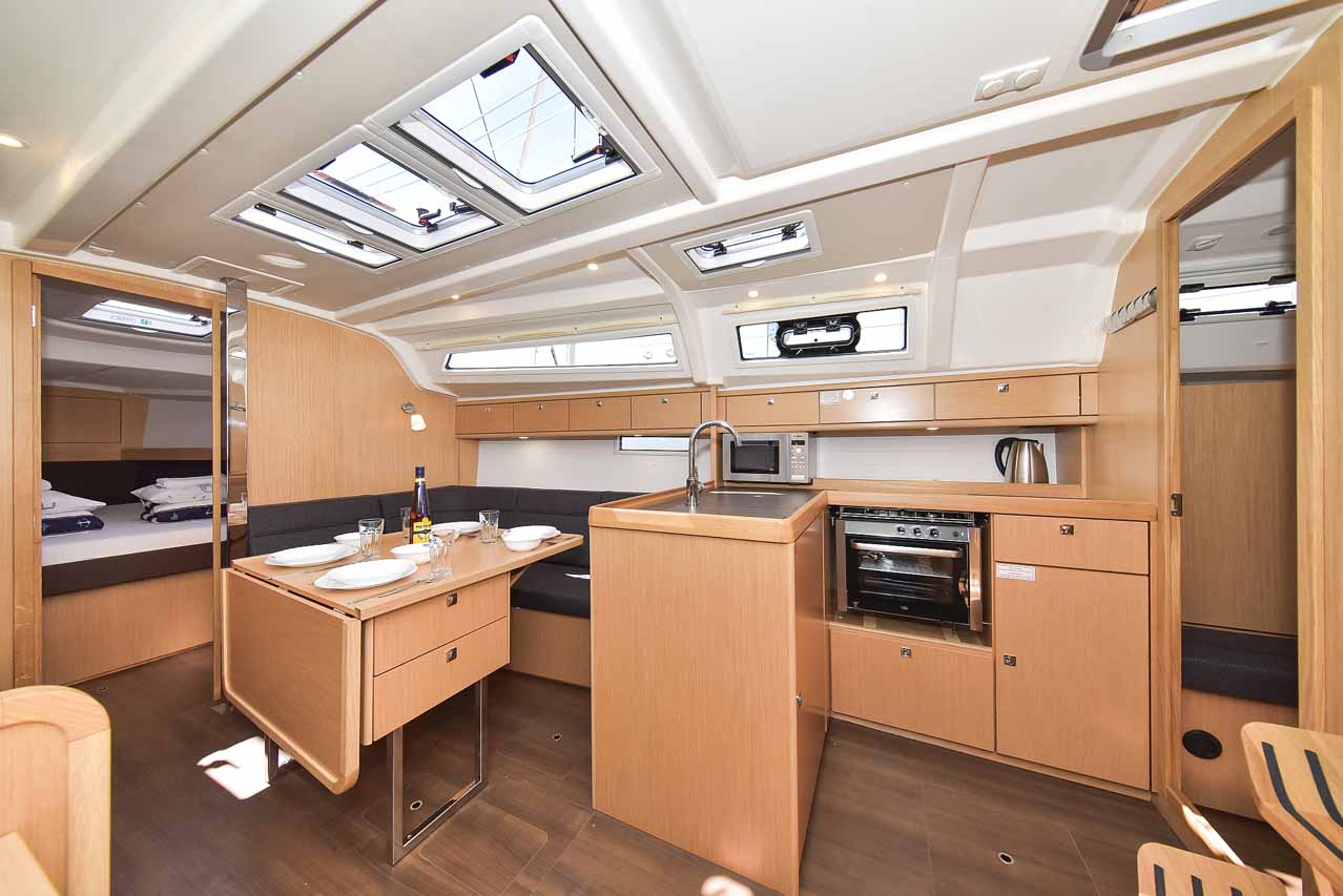 Bavaria Cruiser 37 - 2 cab. — photo 18