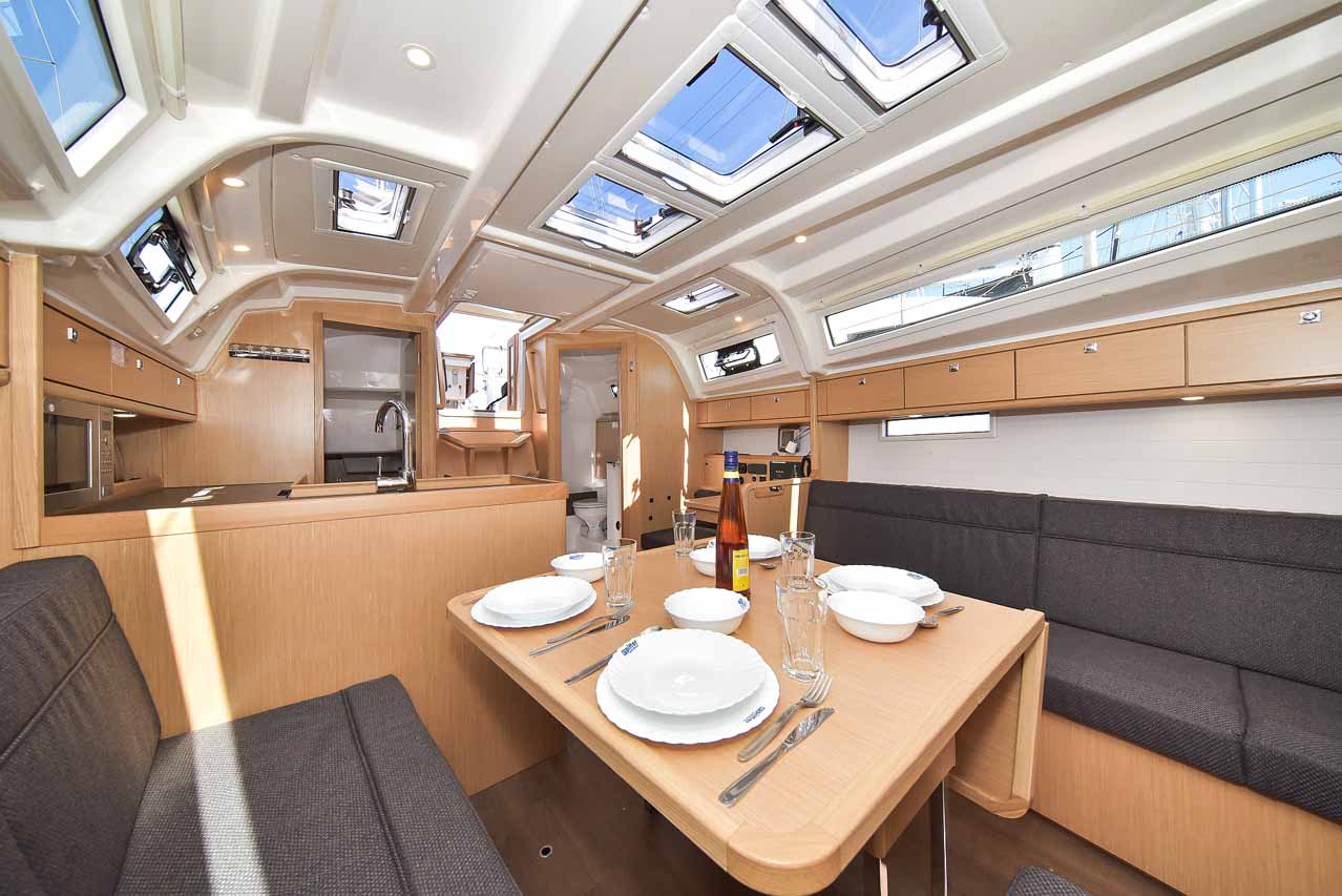 Bavaria Cruiser 37 - 2 cab. — photo 20