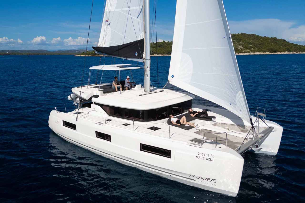 Lagoon 46 - 4 + 2 cab. — photo 1