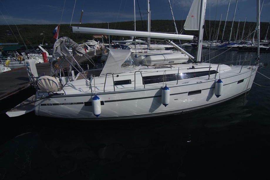 Bavaria Cruiser 37 - 3 cab. — photo 3