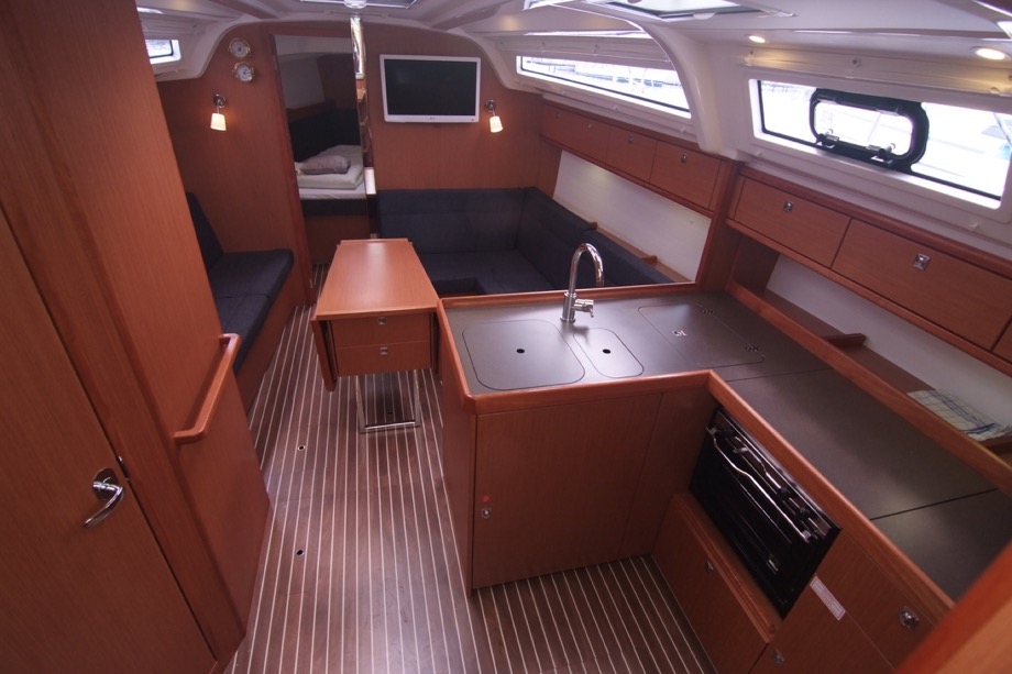 Bavaria Cruiser 37 - 3 cab. — photo 13