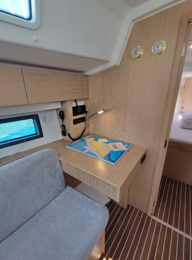 Bavaria C42 — photo 13