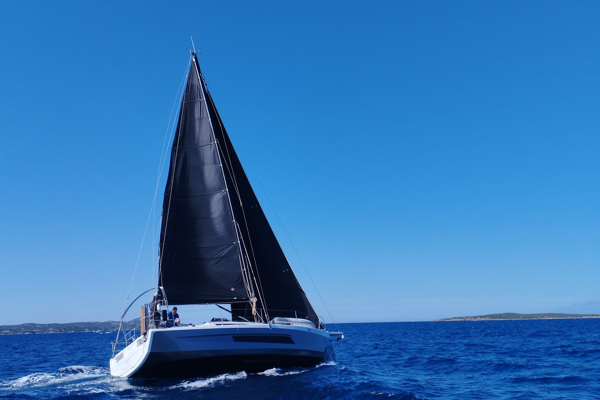 Dufour 37 - 3 cab. — photo 1