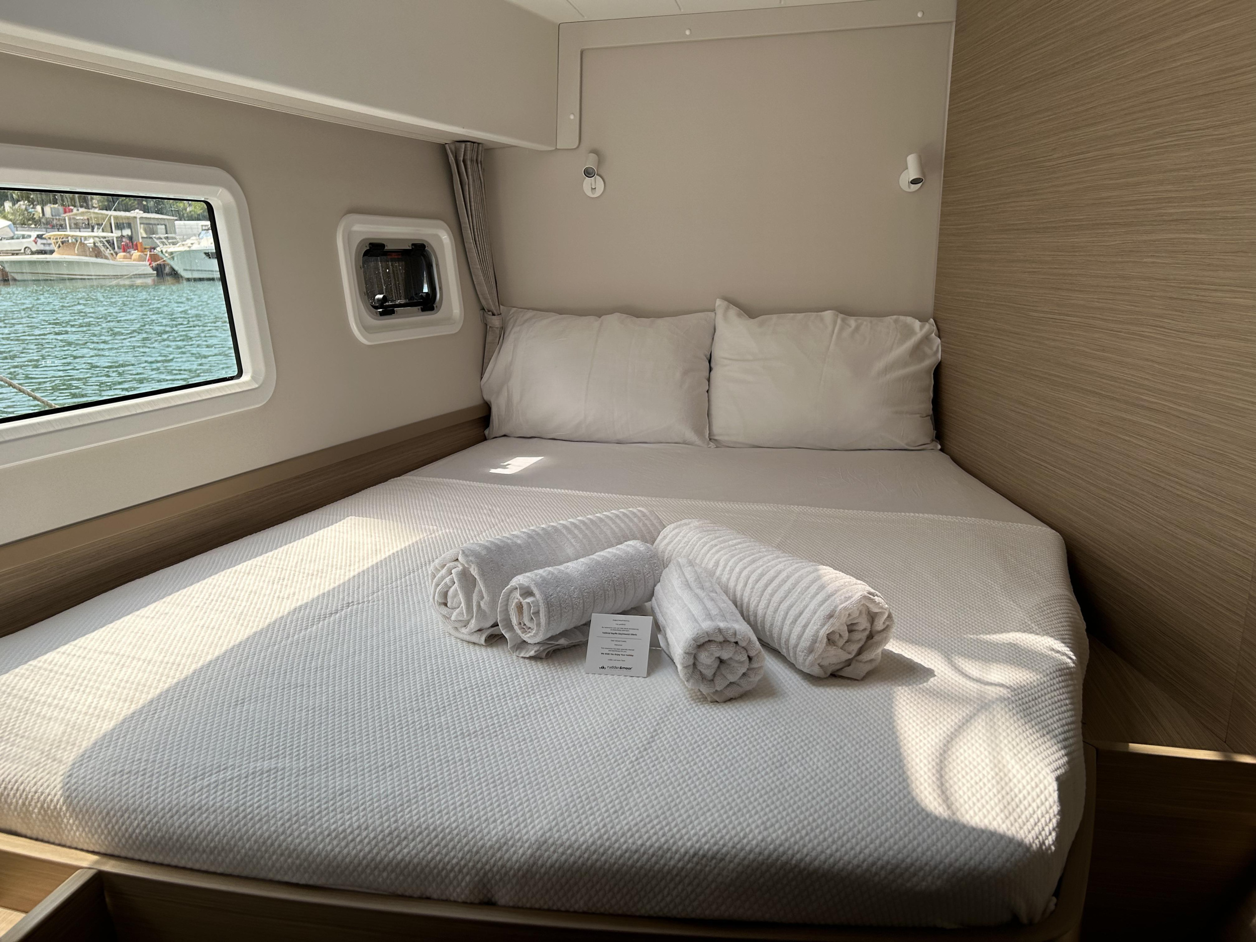 Lagoon 42 - 4 + 1 cab. — photo 4