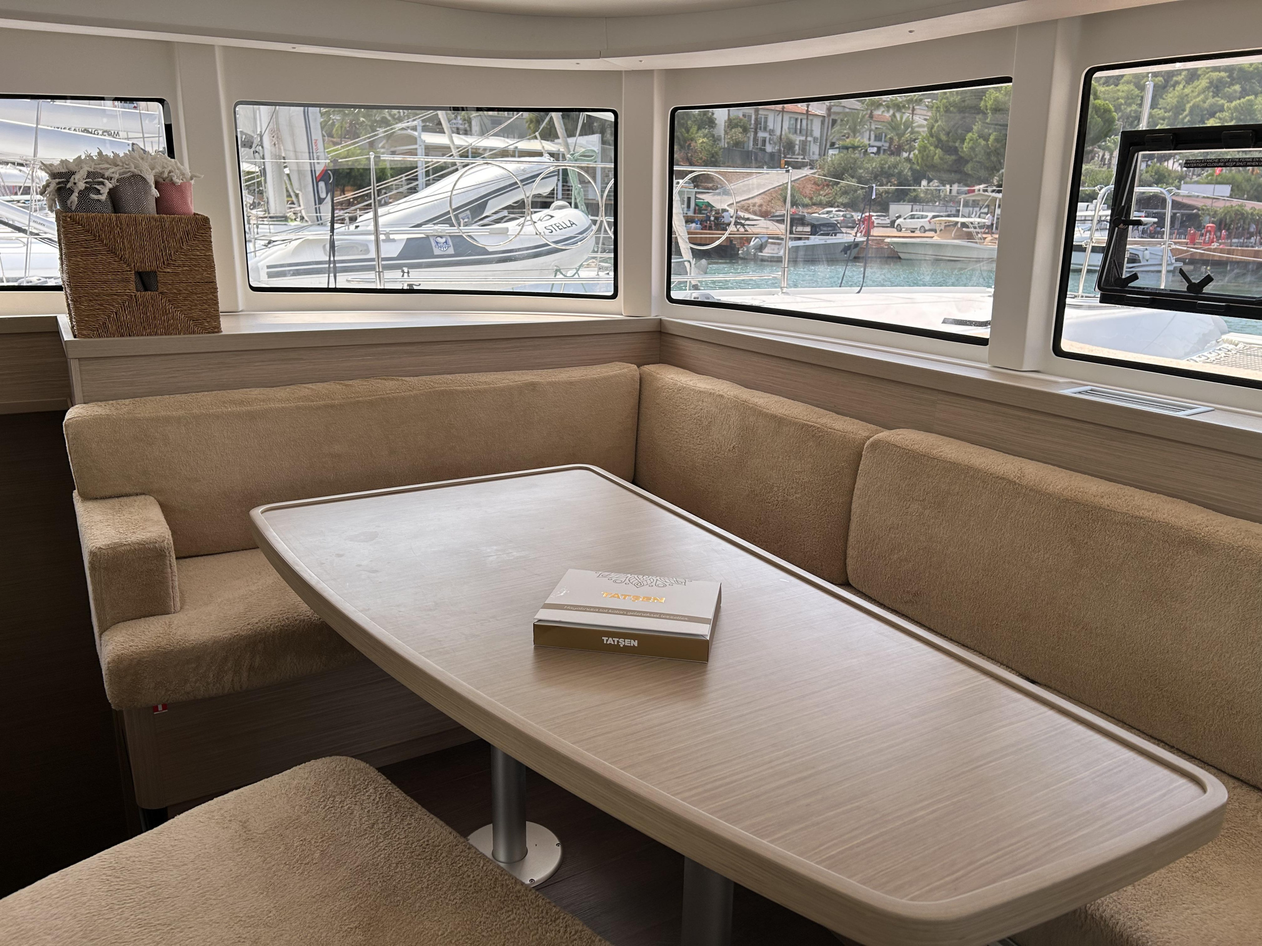 Lagoon 42 - 4 + 1 cab. — photo 8