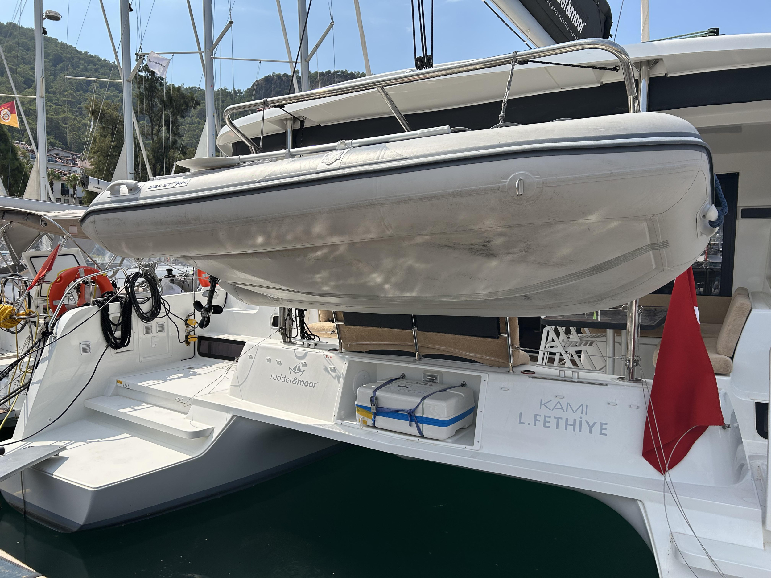 Lagoon 42 - 4 + 1 cab. — photo 9