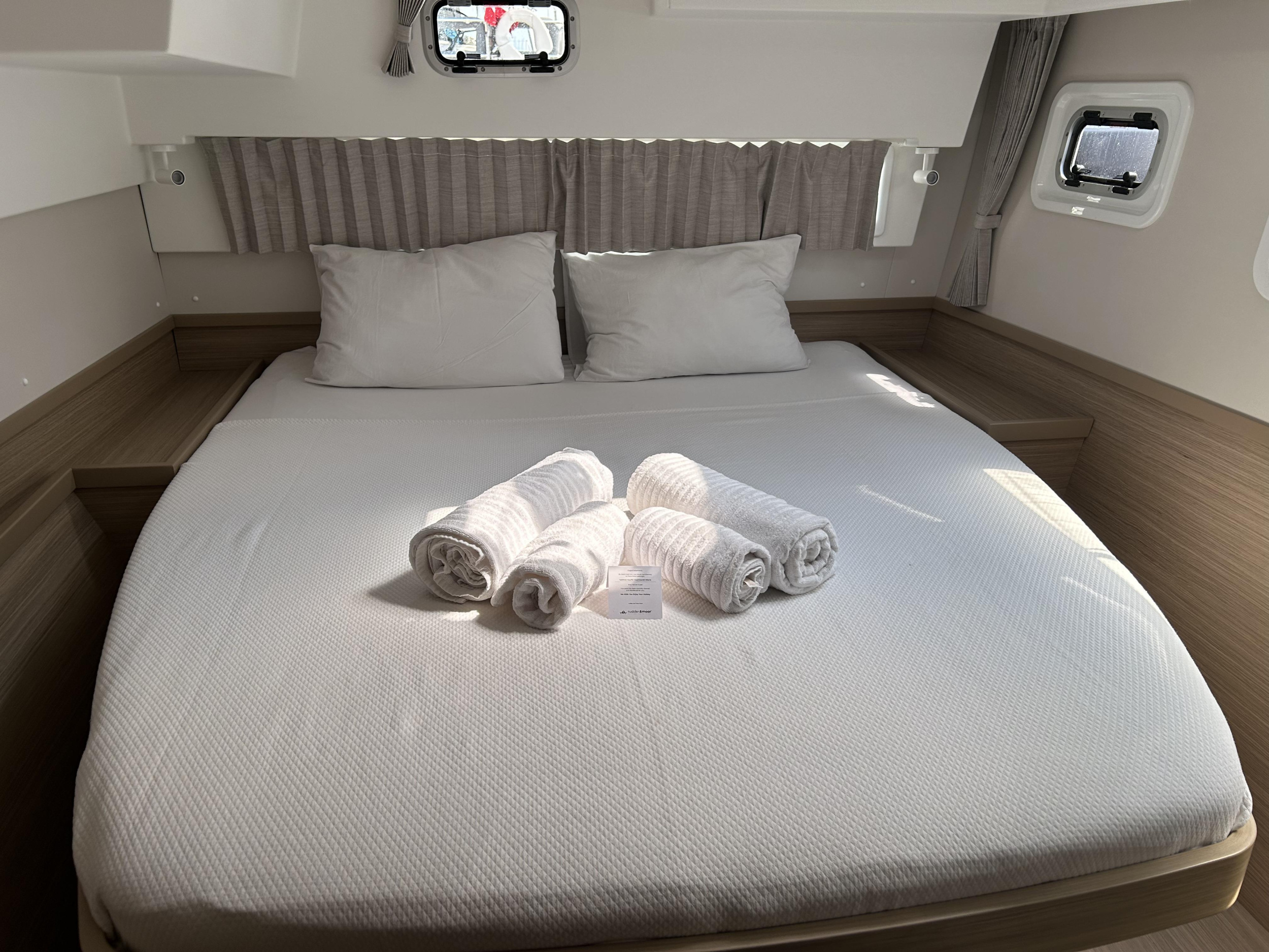 Lagoon 42 - 4 + 1 cab. — photo 13