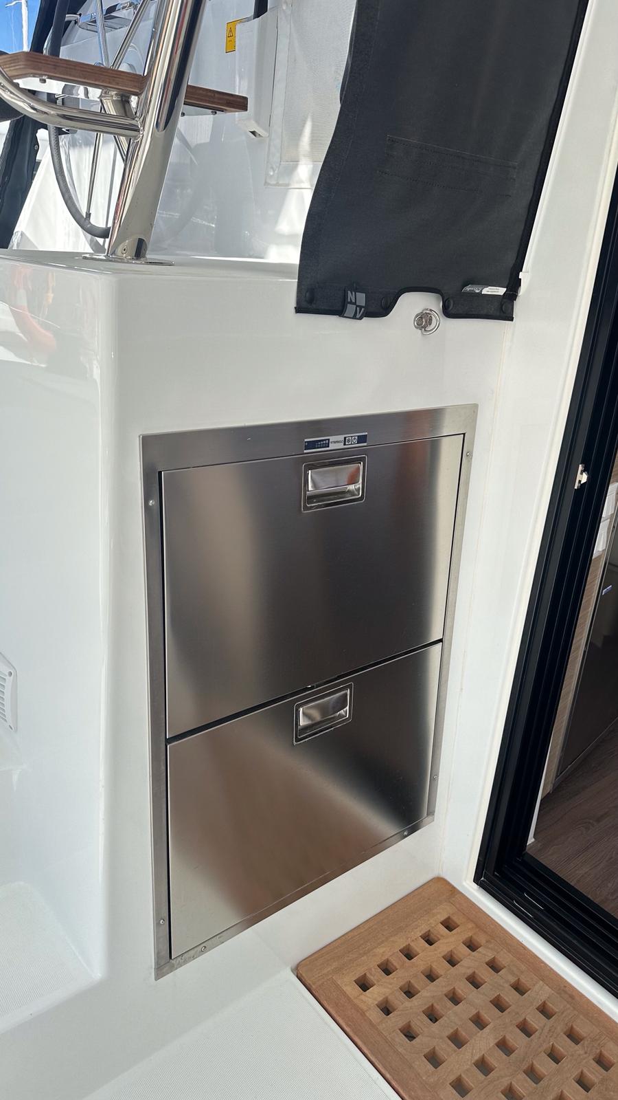 Lagoon 42 - 4 + 1 cab. — photo 3
