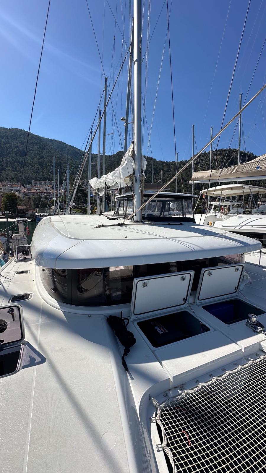 Lagoon 42 - 4 + 1 cab. — photo 4