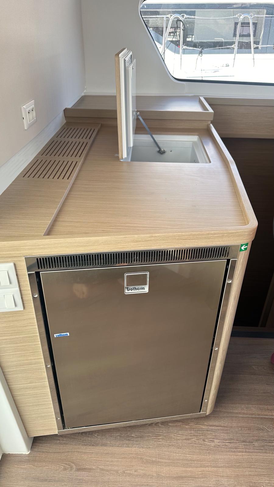 Lagoon 42 - 4 + 1 cab. — photo 7