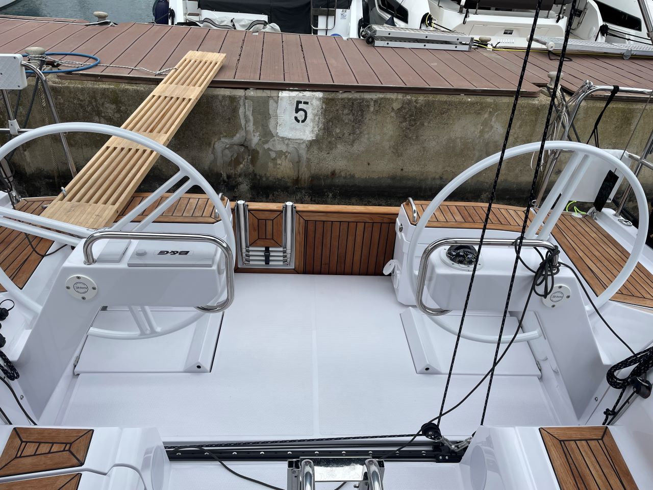 Elan E4 — photo 11