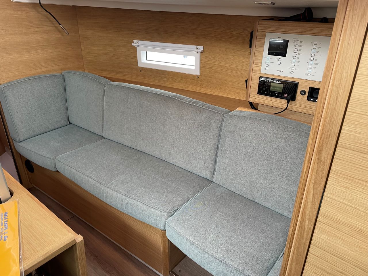 Elan E4 — photo 15