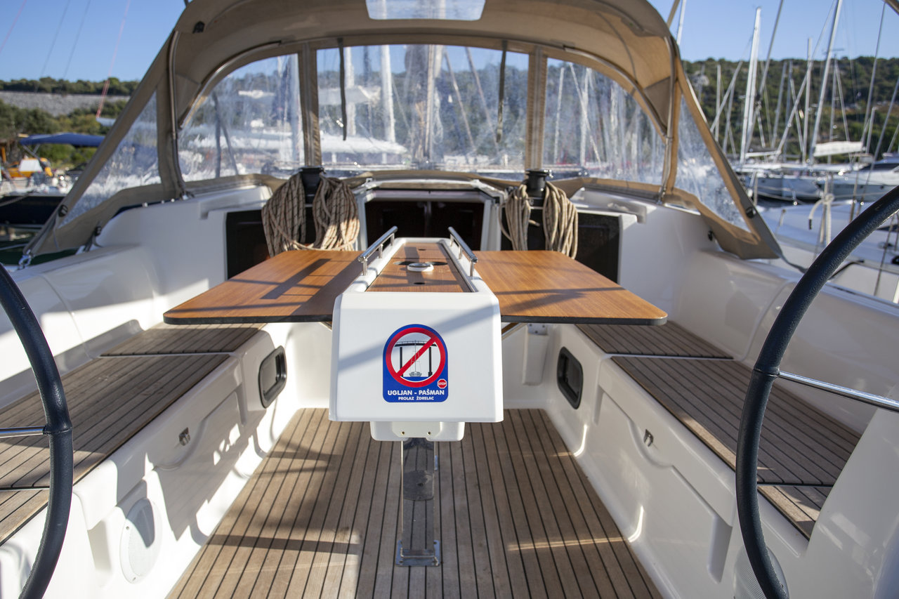 Dufour 382 GL — photo 6