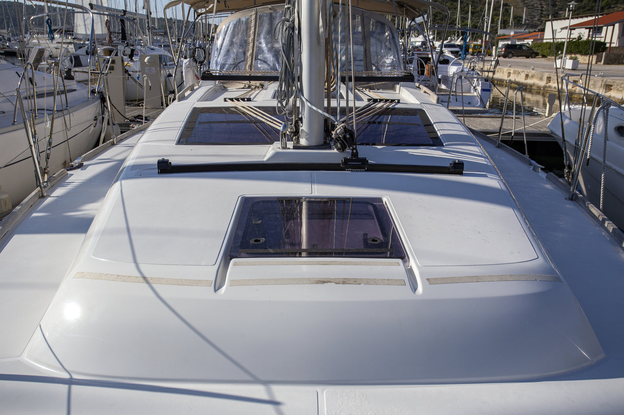 Dufour 382 GL — photo 12