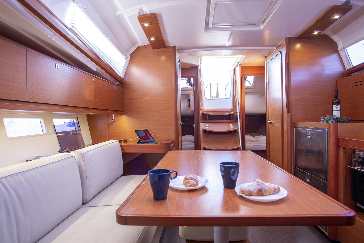 Dufour 382 GL — photo 13