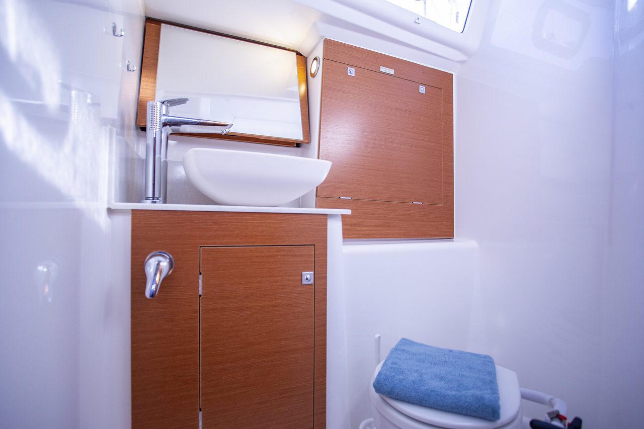 Dufour 382 GL — photo 22