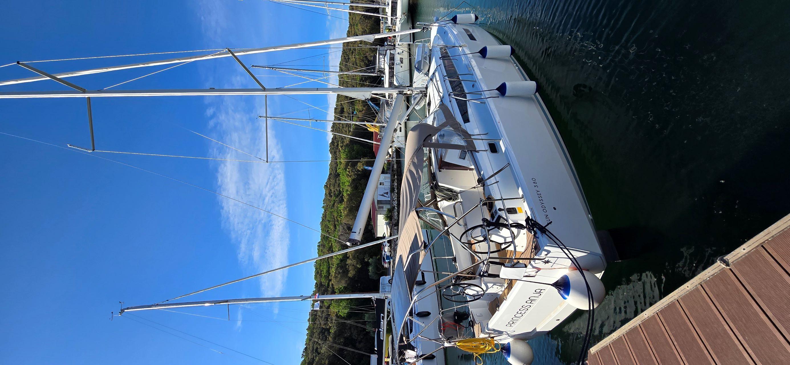 Sun Odyssey 380 - 3 cab. — photo 5