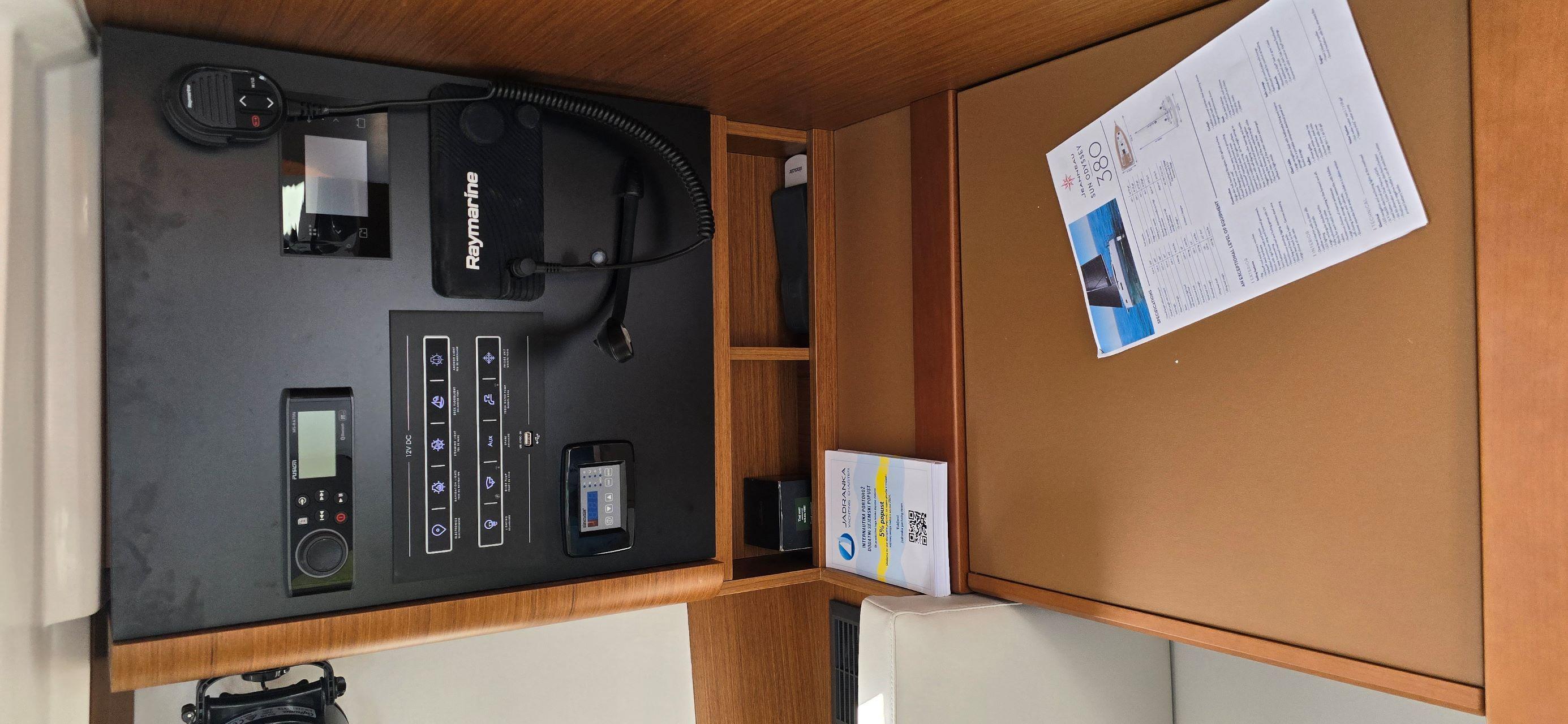 Sun Odyssey 380 - 3 cab. — photo 12