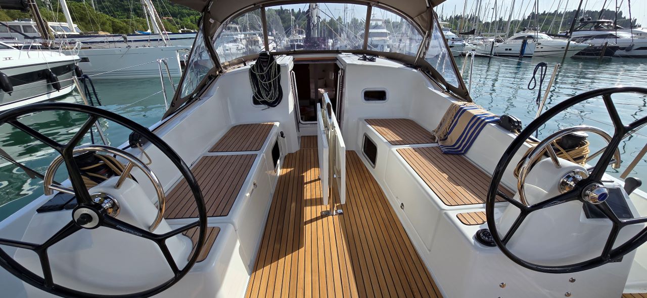 Sun Odyssey 380 - 3 cab. — photo 6