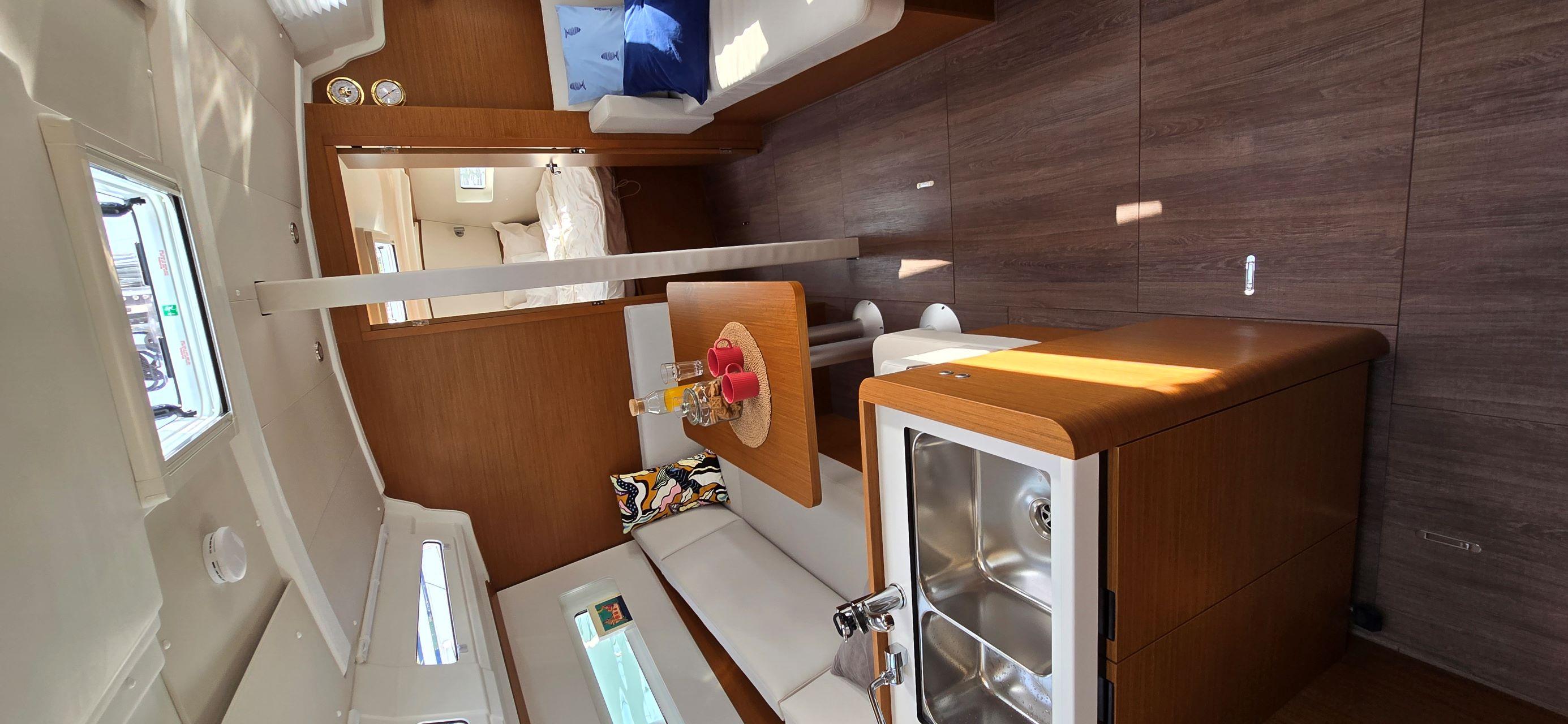 Sun Odyssey 380 - 3 cab. — photo 10
