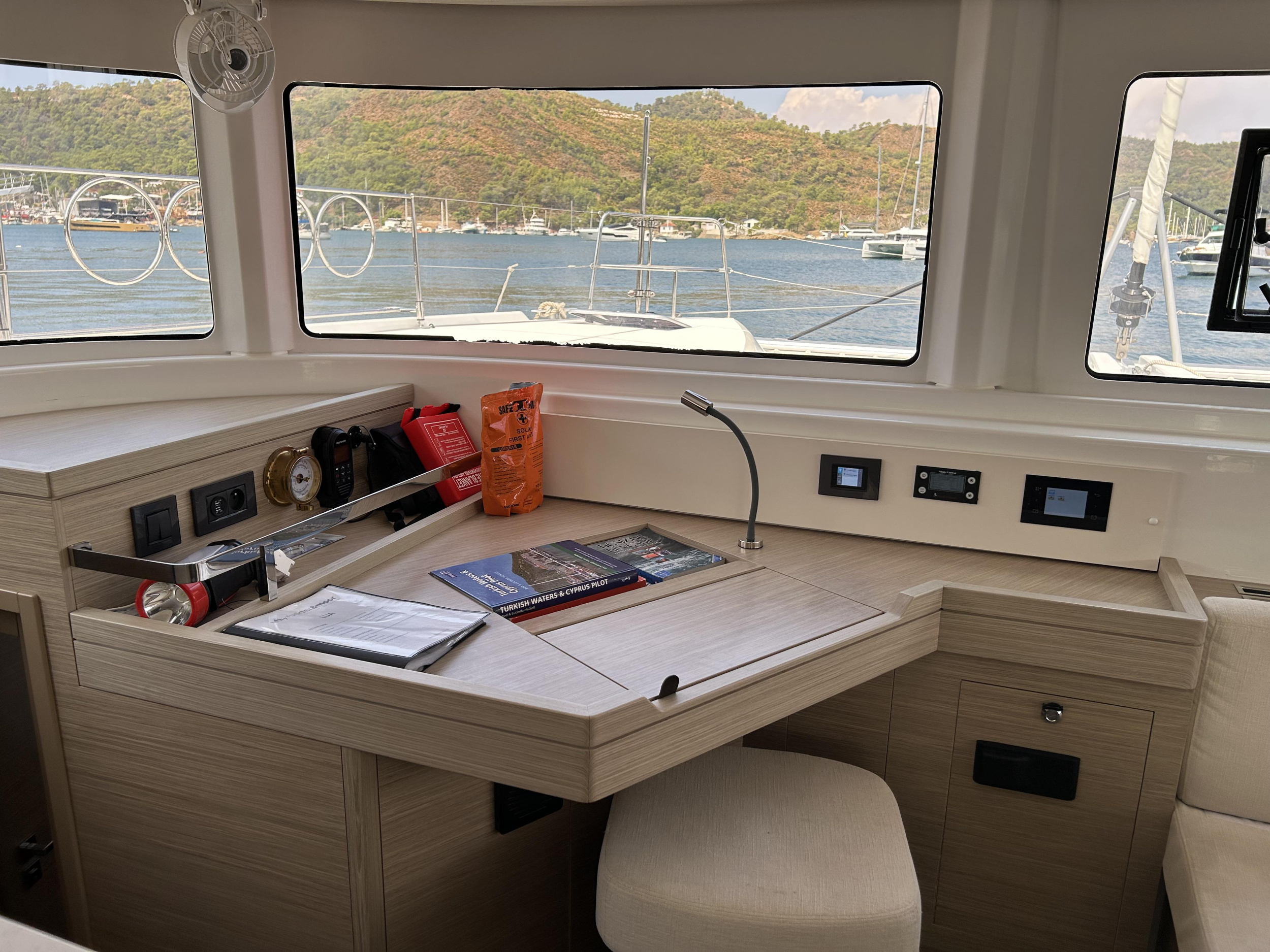 Lagoon 46 - 4 + 1 cab. — photo 2