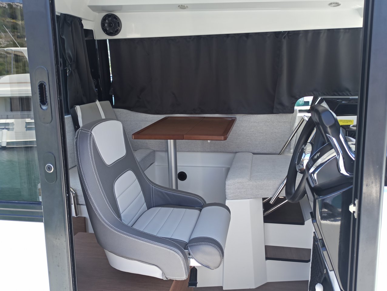 Merry Fisher 895 Sport Offshore — photo 9