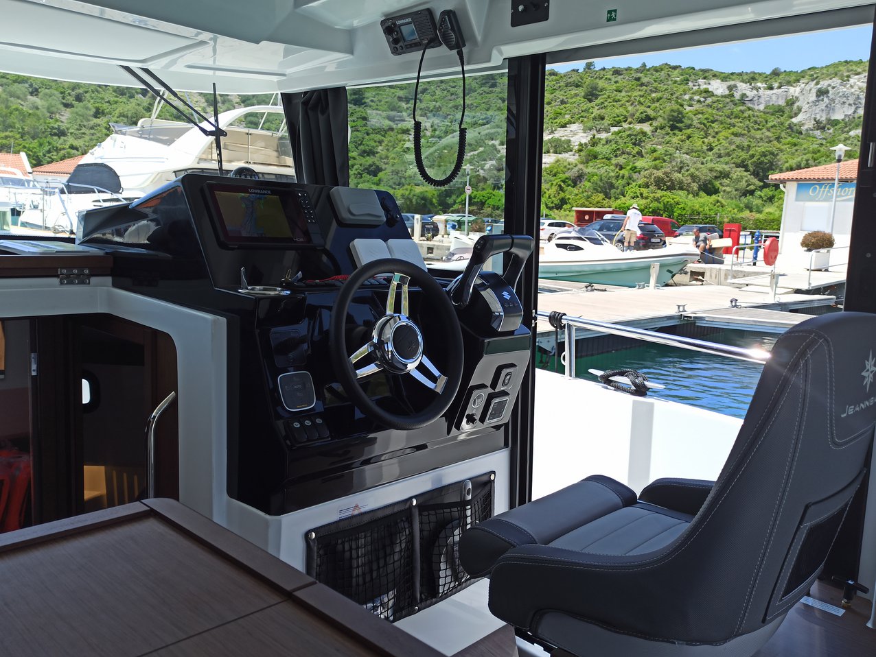 Merry Fisher 895 Sport Offshore — photo 11