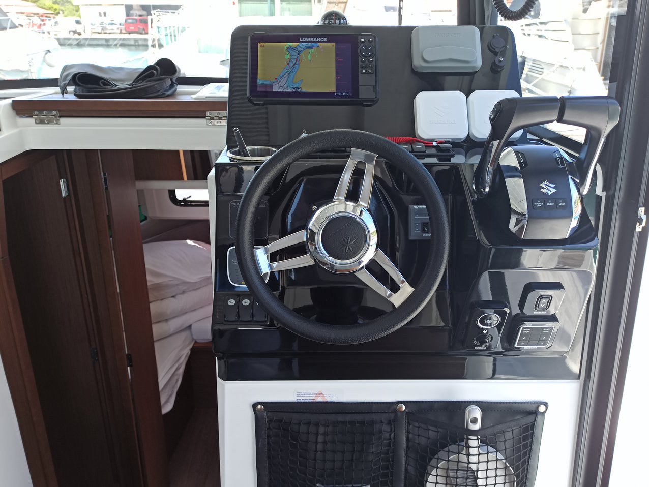 Merry Fisher 895 Sport Offshore — photo 12
